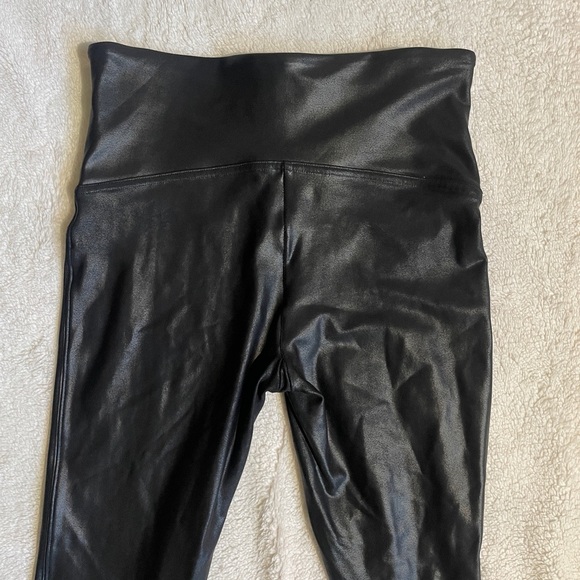 Spanx Faux Leather Leggings Size Large - Picture 6 of 12